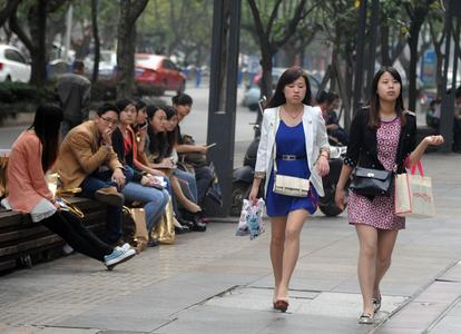 女子高速倒车+超速 求民警留1分